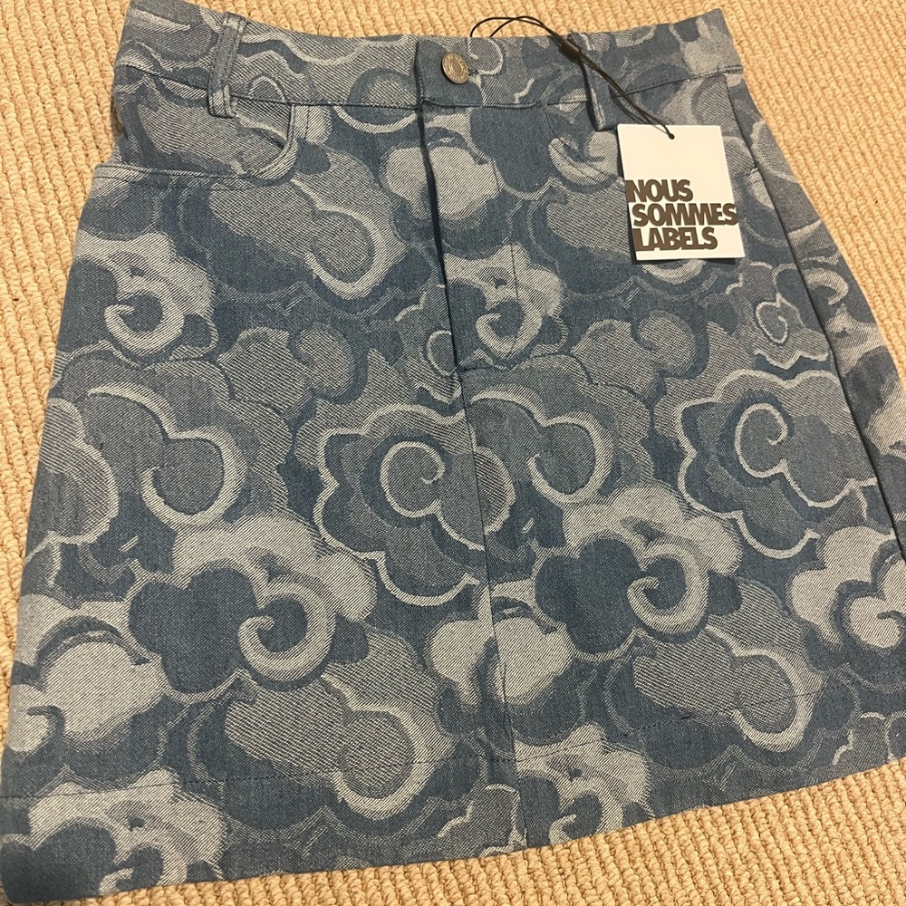 Brand New Women's Skirt Jean skirt, NWT sz xs